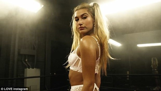 Hailey Baldwin şov yaptı