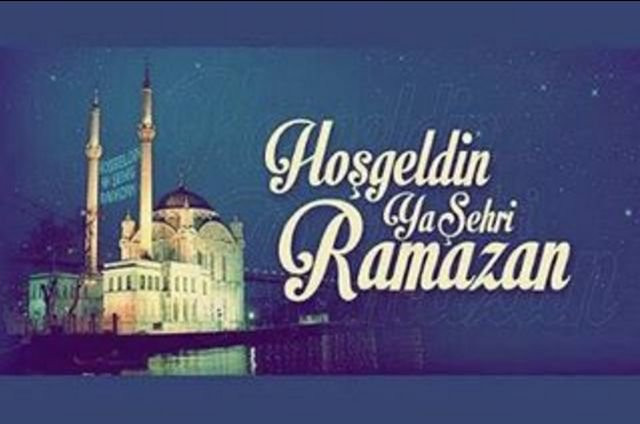 Ünlülerden Ramazan mesajları