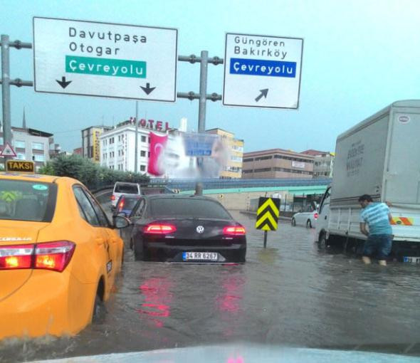 E-5 göl oldu, metroları su bastı!