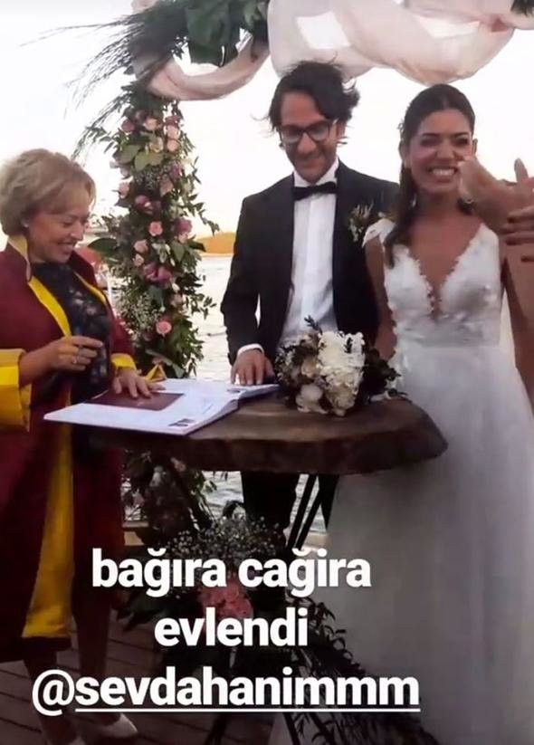 Güzel oyuncu bağıra çağıra evlendi!