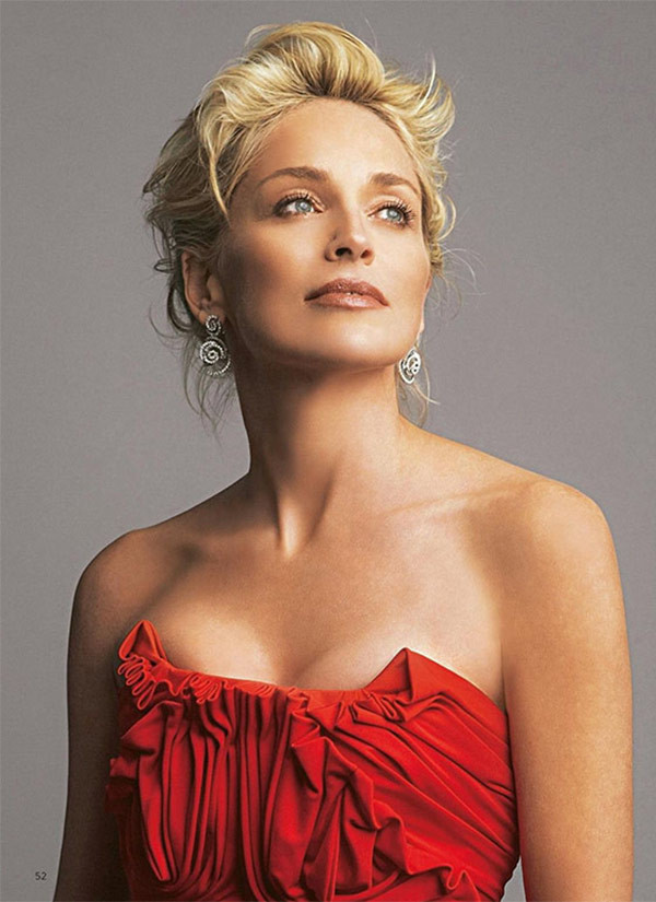 Ne yaptın Sharon Stone!