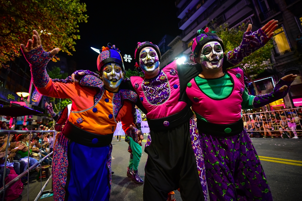 Uruguayda düzenlenen dünyaca ünlü Montevideo karnavalı fotoğrafları!