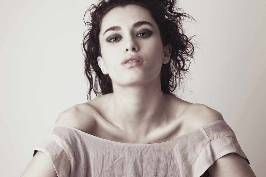 Her şey Aşktan filmi oyuncusu Hande Doğandemir fotoğrafları!