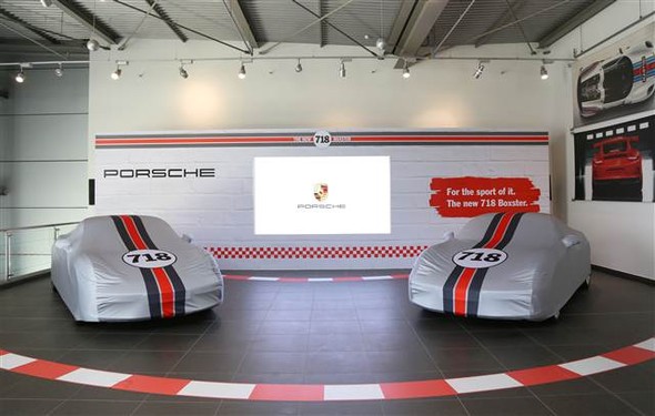 Porsche yeni modellerini tanıttı